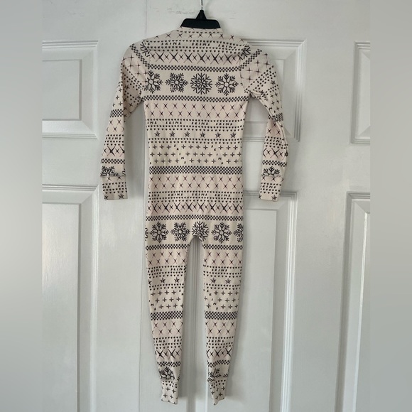 SKIMS Logo Pointelle Henley Onesie - Picture 14 of 16